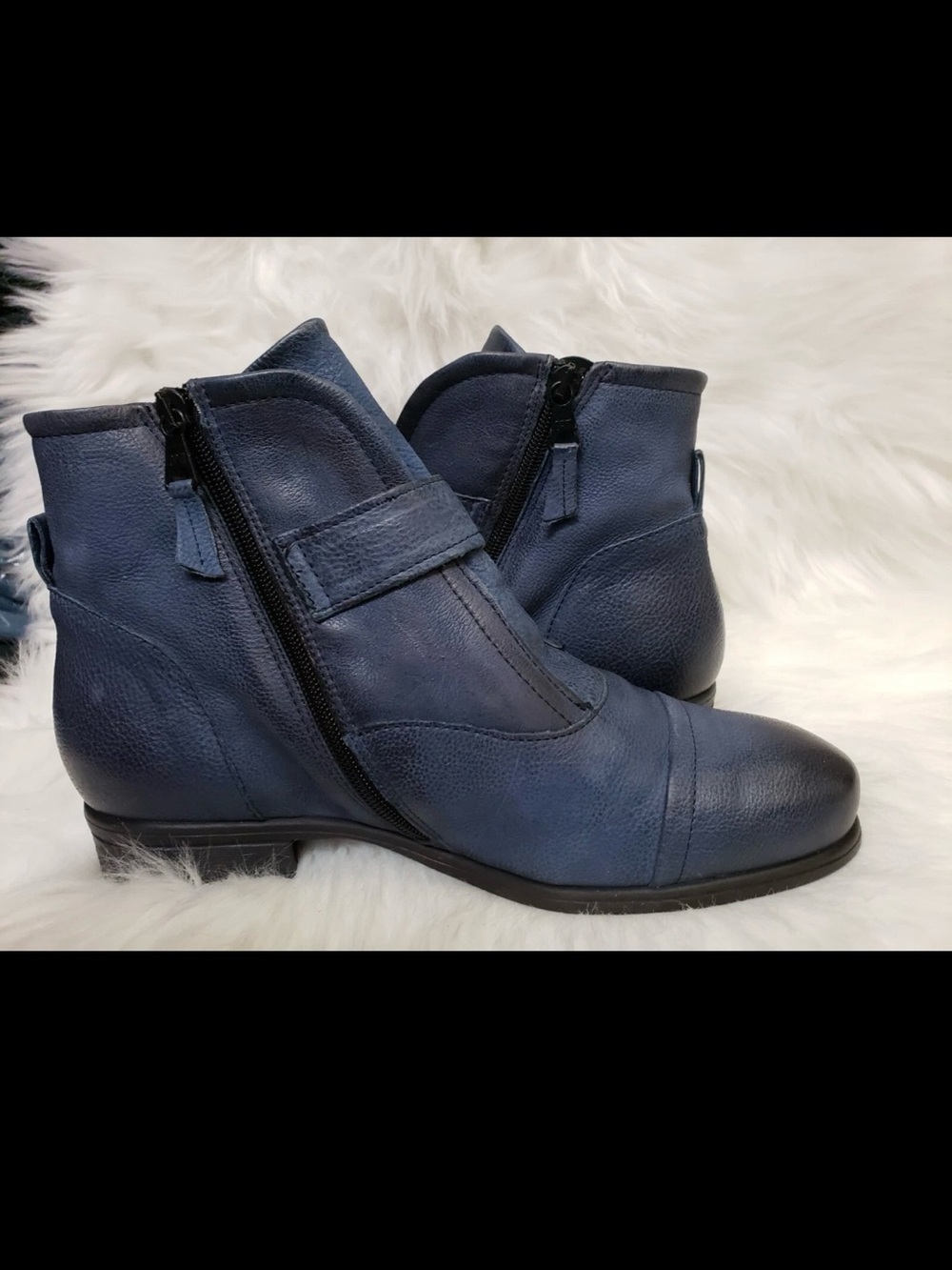 Mis Mooz Women's grey Leather Ankle Boots - Stylish Side-Zip Comfort New no box